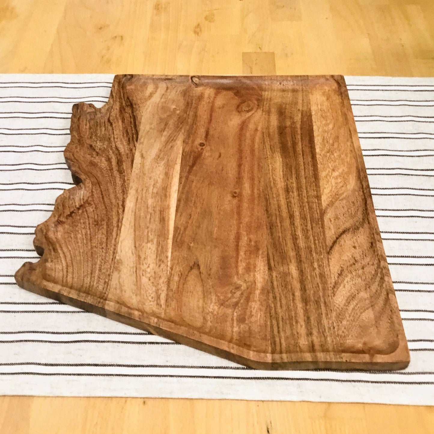 ARIZONA Acacia Wood Cutting Board