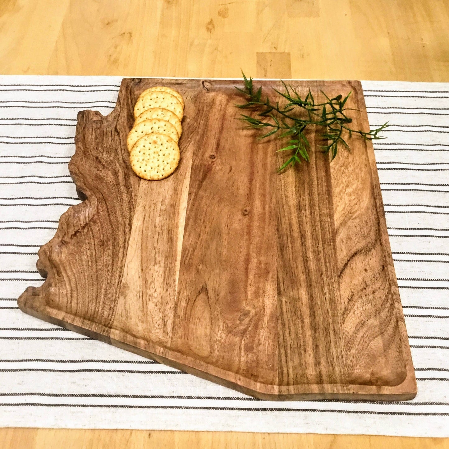 ARIZONA Acacia Wood Cutting Board