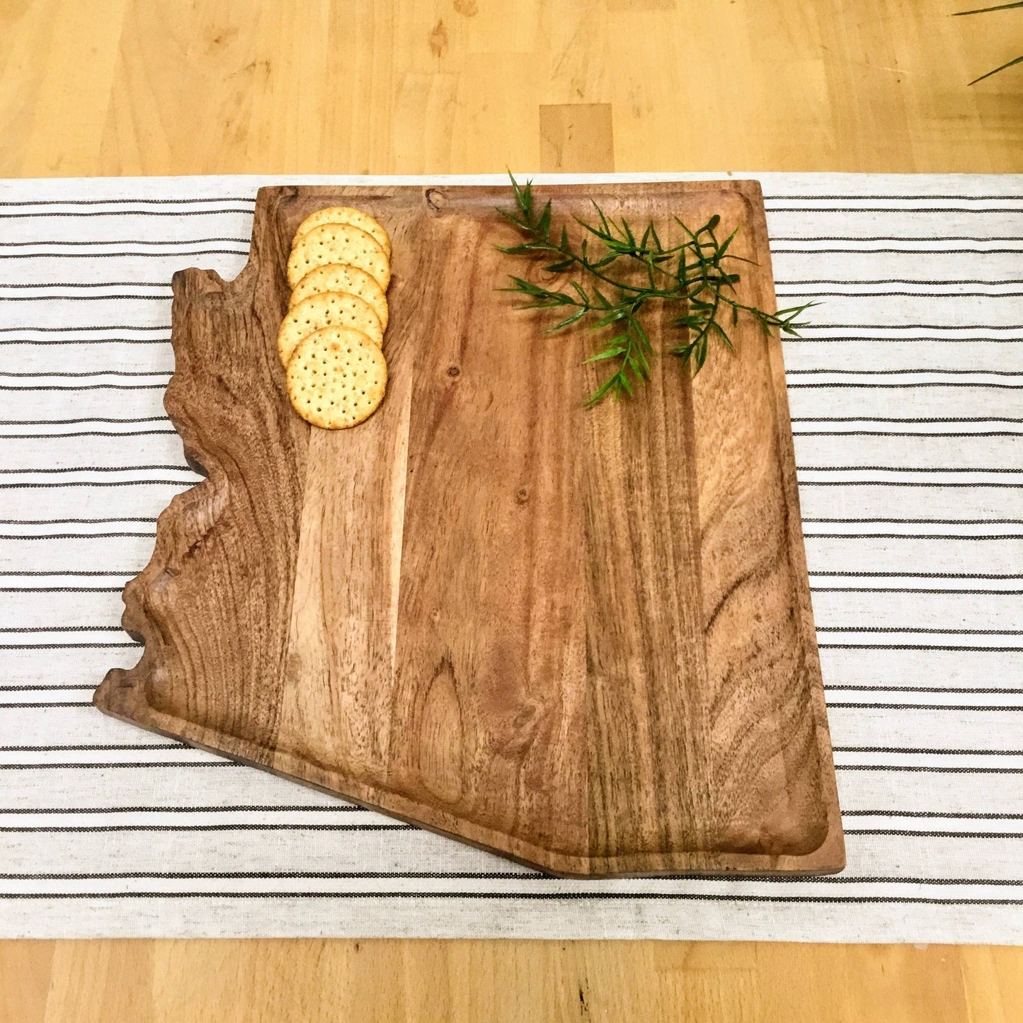 ARIZONA Acacia Wood Cutting Board