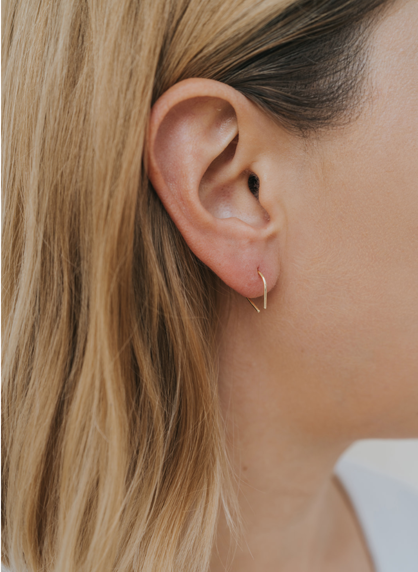 Minimalist - Horseshoe - Gold Earrings